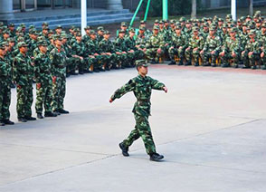 ���������֣���¶���ѧ��ʦ