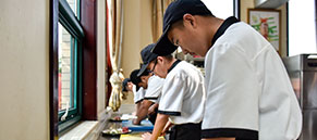 ���;�Ʒ��ɫ��